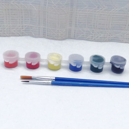 Set of 6 Acrylic Paints in Plastic Containers with 2 Round and Flat Paint Brushes