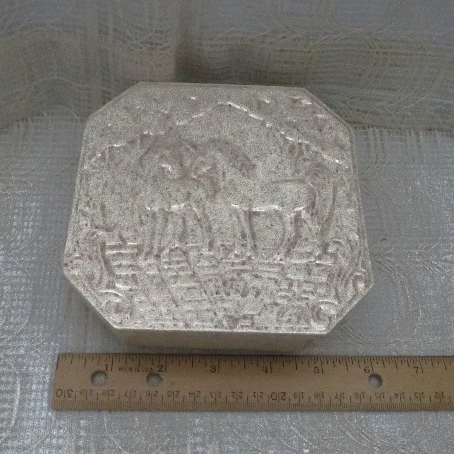 Handmade Unicorn Ceramic Trinket Dish,Ecru Speckled Jewelry Box, Lidded Unicorn Dish, Unicorn Lover Gift, Unicorn Decor