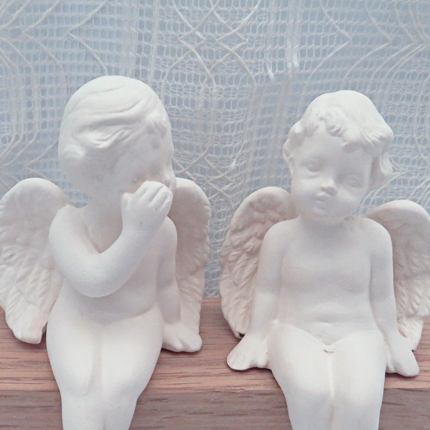 Handmade Paintable Ceramic Cherub Figuines, Set of 2 Ready to Paint Ceramic Cherub Angel Statues, Cherub Statues Telling Secrets te