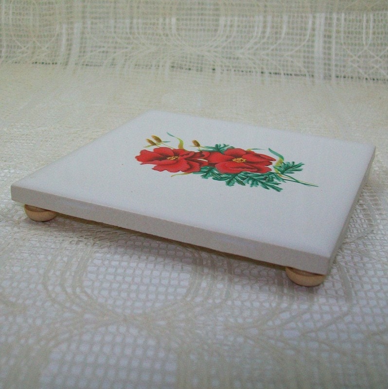 Ceramic Spoon Rest With Red Flowers / Ceramic Tile Trivet / Christmas Spoon Rest / Christmas Coaster / Christmas Decor / Kitchen Trivet With Red Flowers
