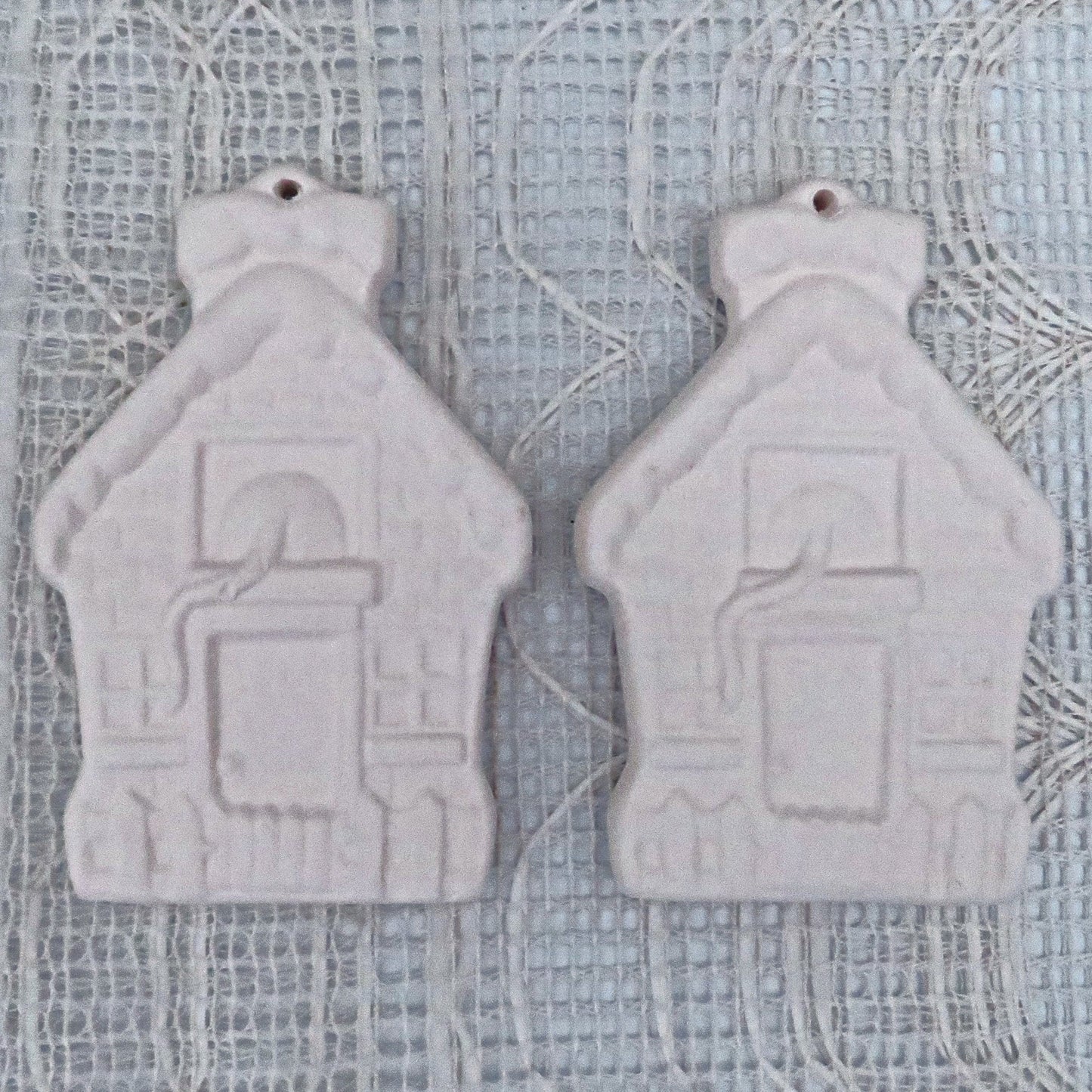 Handmade Ready to Paint Ceramic Gingerbread House with Little Mouse Christmas Tree Ornaments, Set of 2 Paintable Christmas Decorations