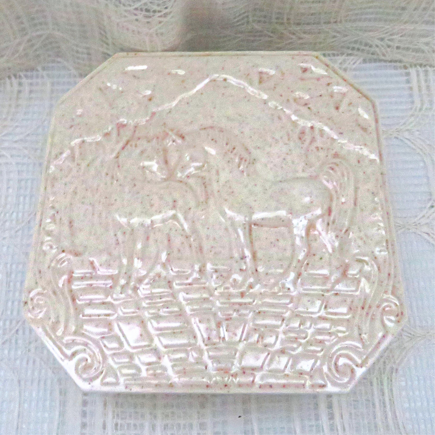 Handmade Unicorn Ceramic Trinket Dish,Ecru Speckled Jewelry Box, Lidded Unicorn Dish, Unicorn Lover Gift, Unicorn Decor