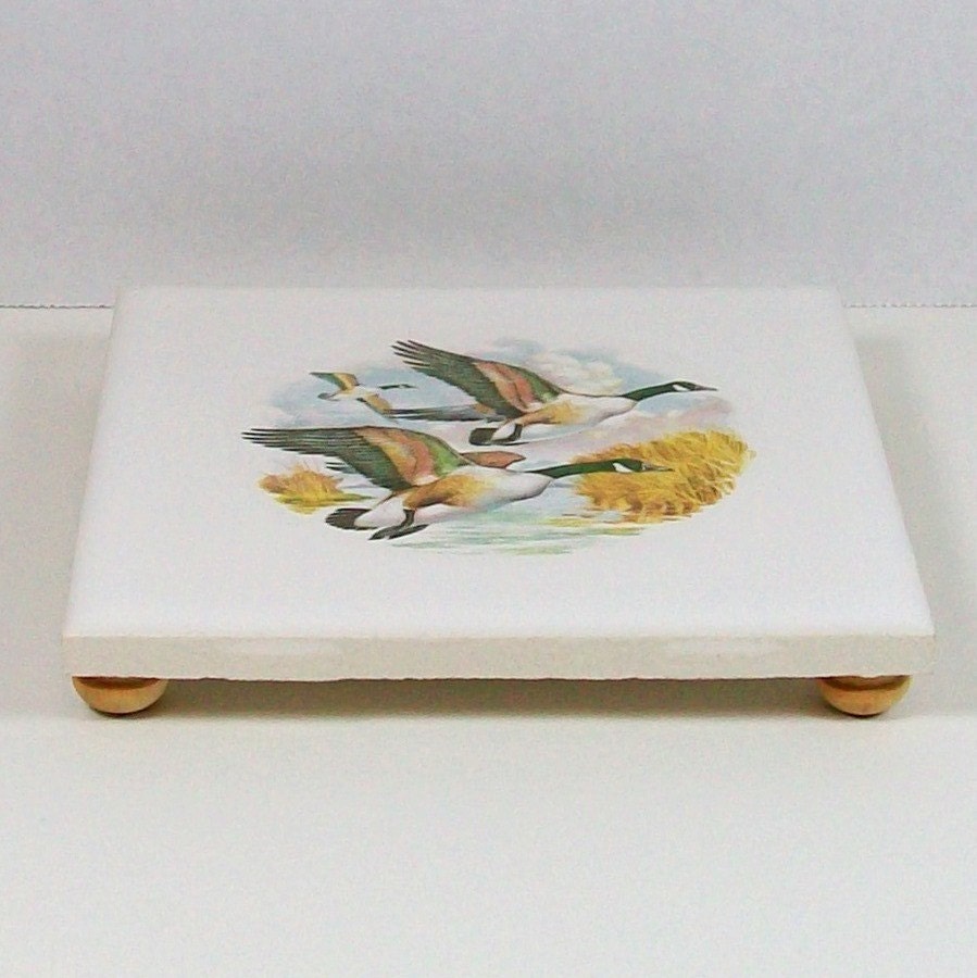 WhiteTrivet with Flying Geese - Handmade Ceramic