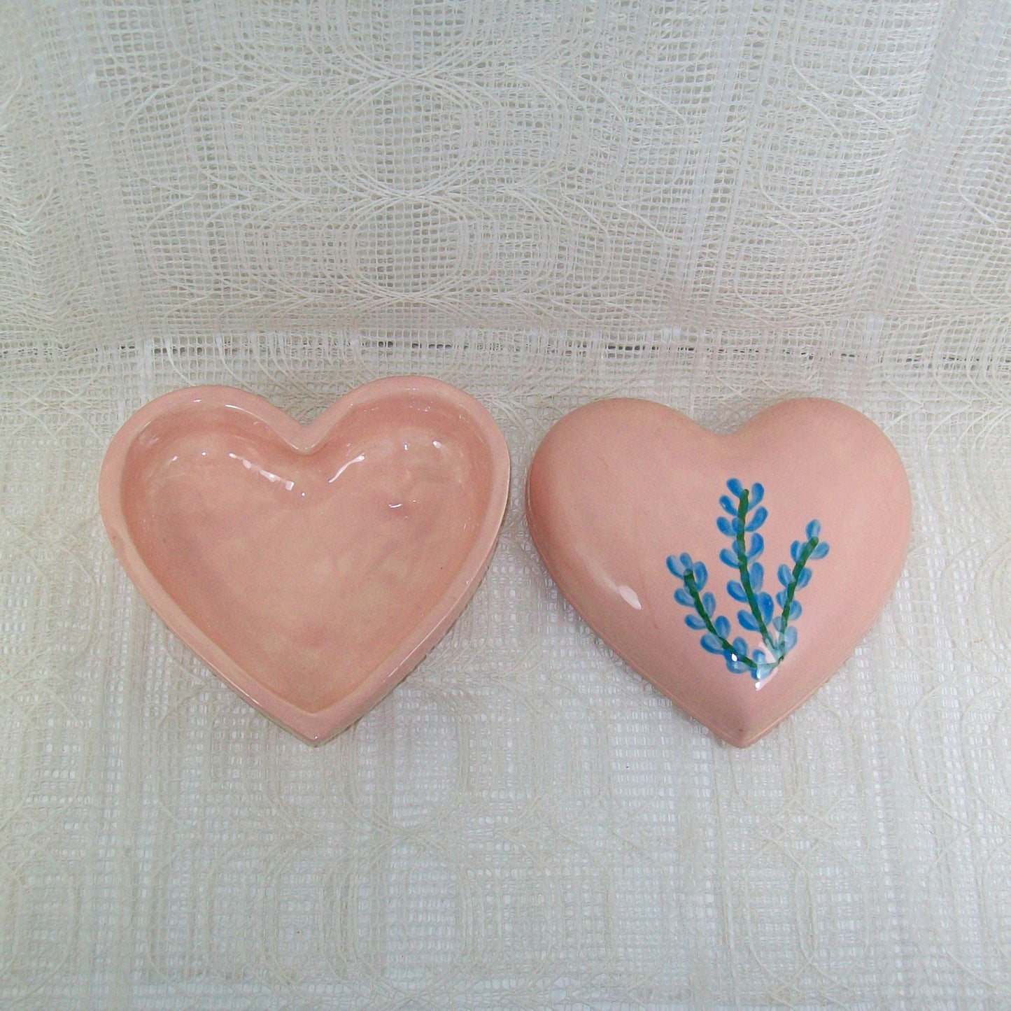 Ceramic Trinket Box / Ceramic Heart Shaped Box / Treasure Box with Floral Decor / Candy Dish / Treasure Box / Prayer Box / Paper Clip Holder