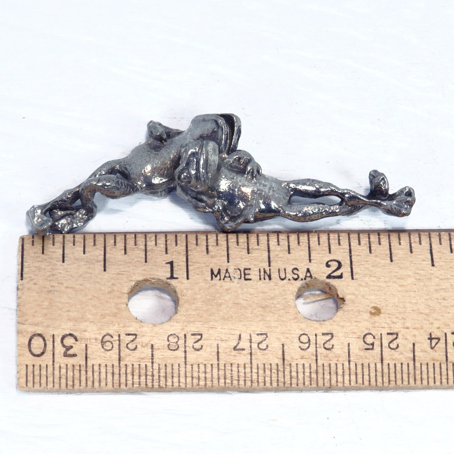 Vintage Pewter Figurine with 2 Frogs Lying Down / Frog Decor / Frog Lover Gift / Pewter Frog Statue